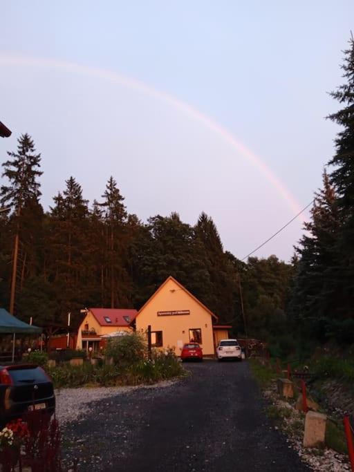 Apartmany Pod Klasterem Kladruby  Luaran gambar