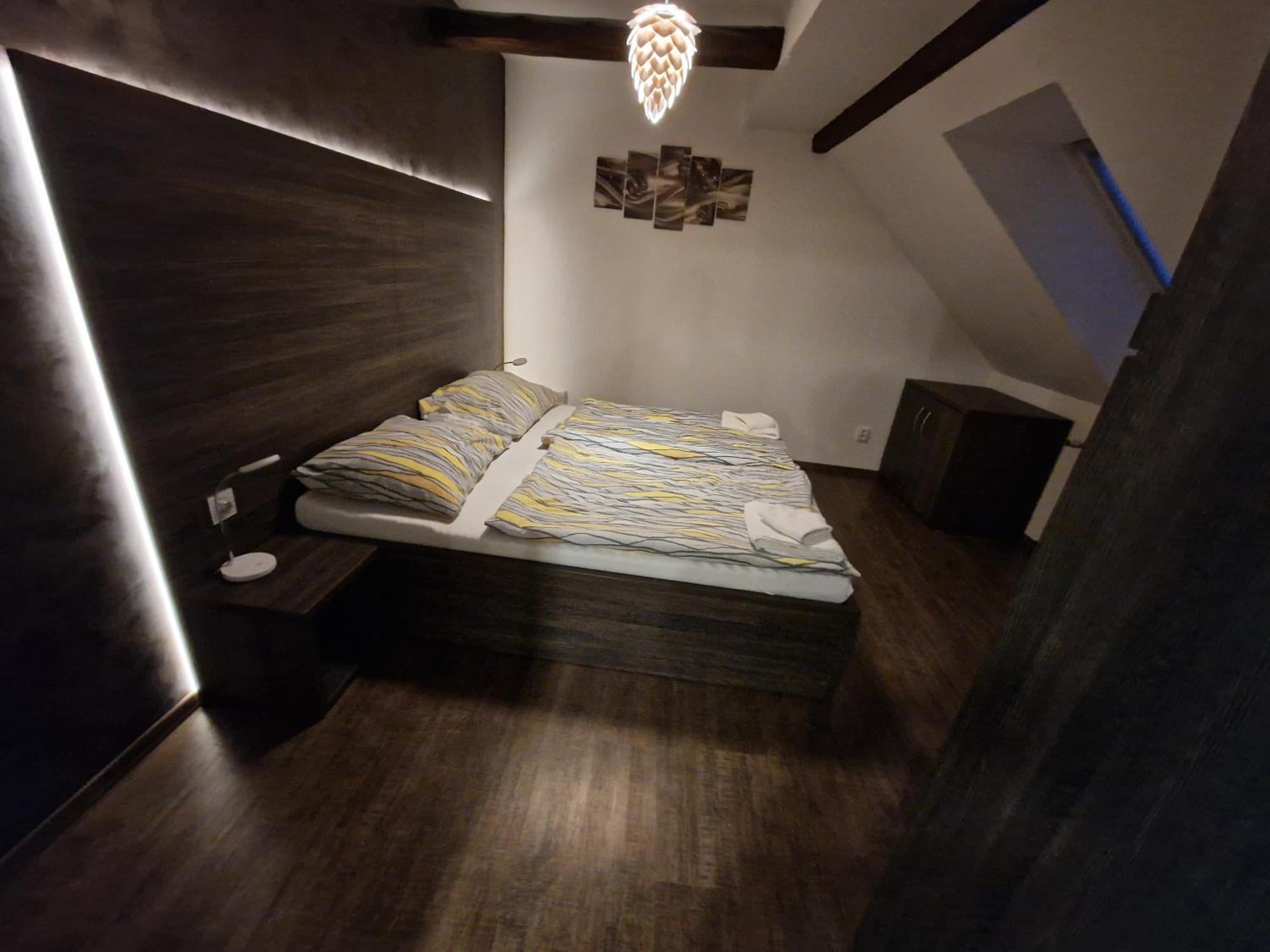 Apartmany Pod Klasterem Kladruby  Luaran gambar