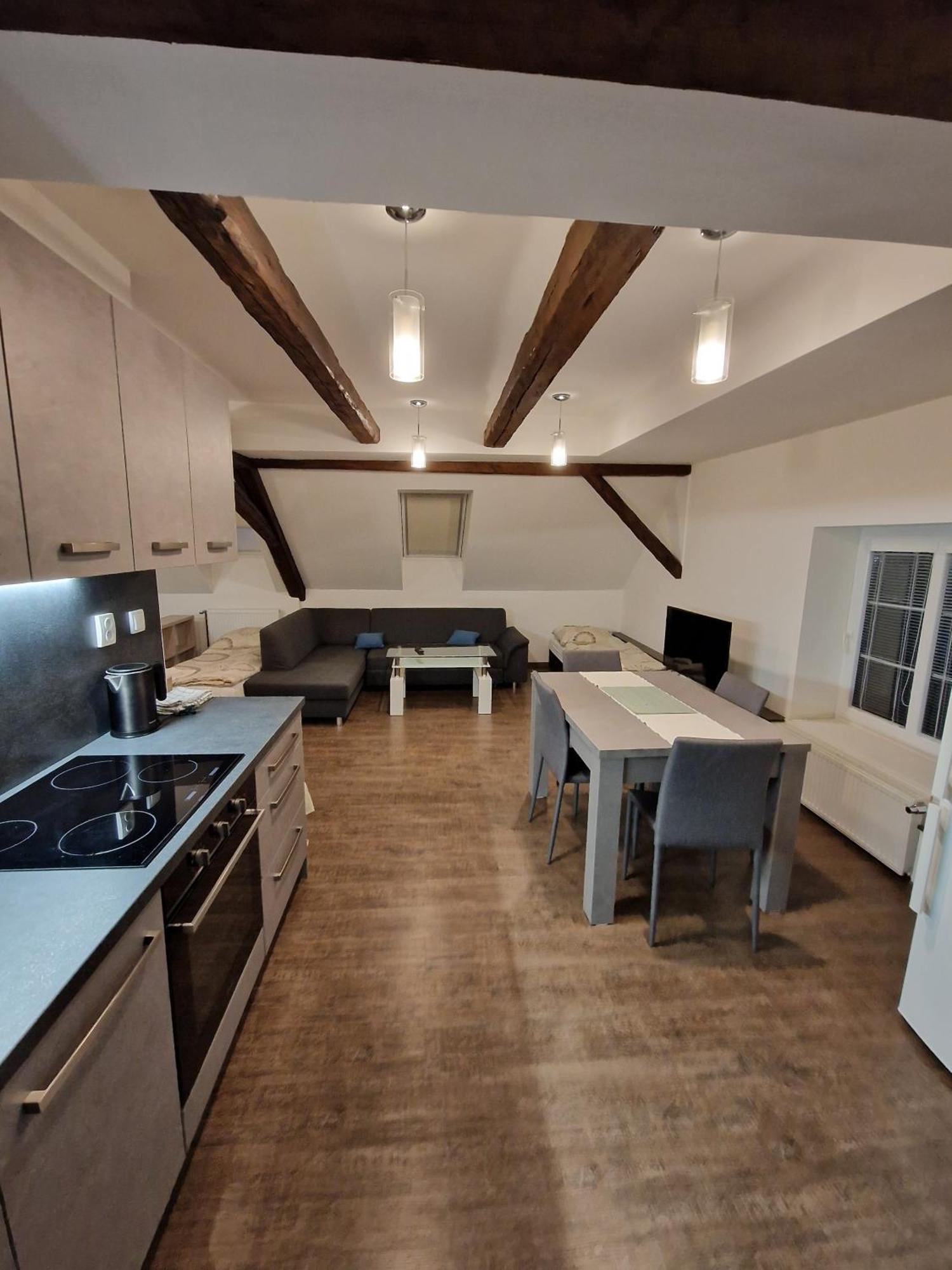 Apartmany Pod Klasterem Kladruby  Luaran gambar