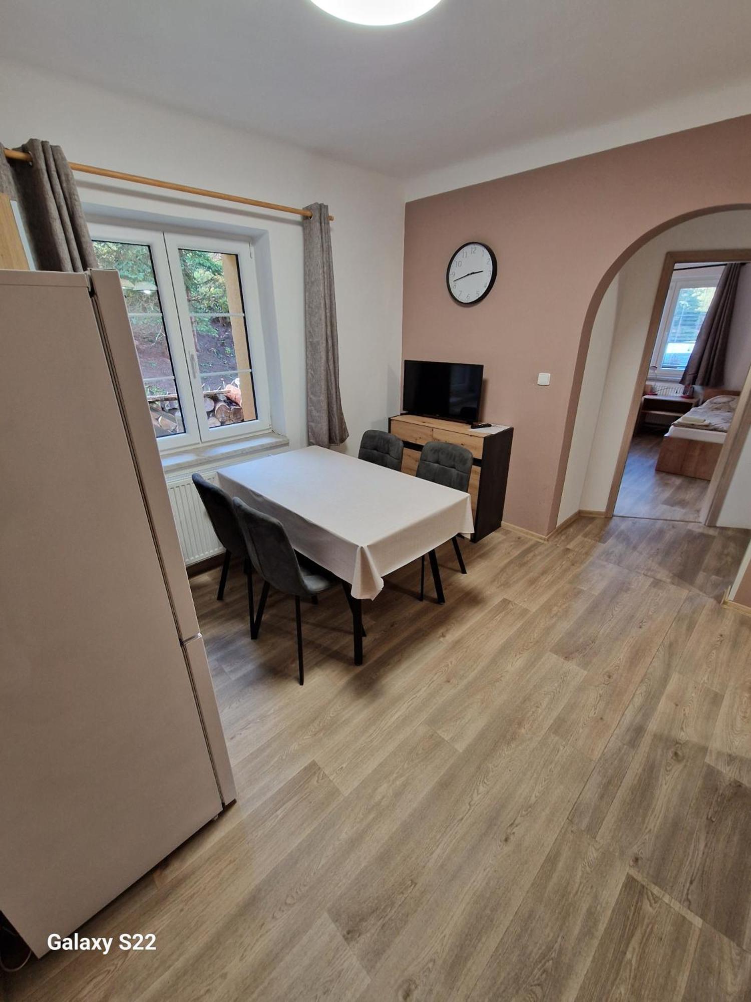 Apartmany Pod Klasterem Kladruby  Luaran gambar