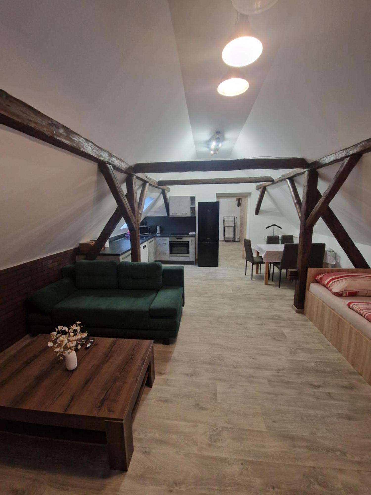 Apartmany Pod Klasterem Kladruby  Luaran gambar