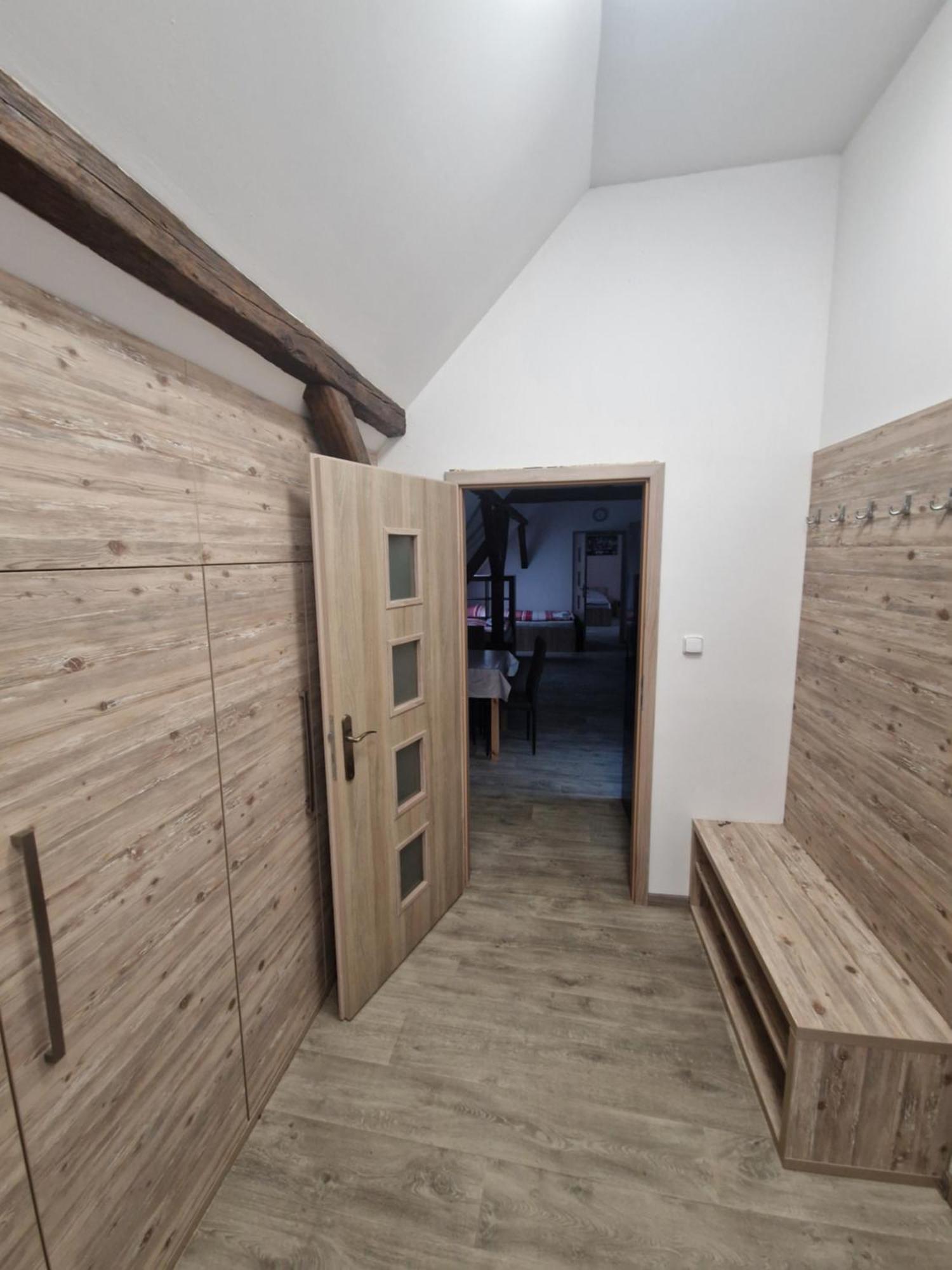 Apartmany Pod Klasterem Kladruby  Luaran gambar