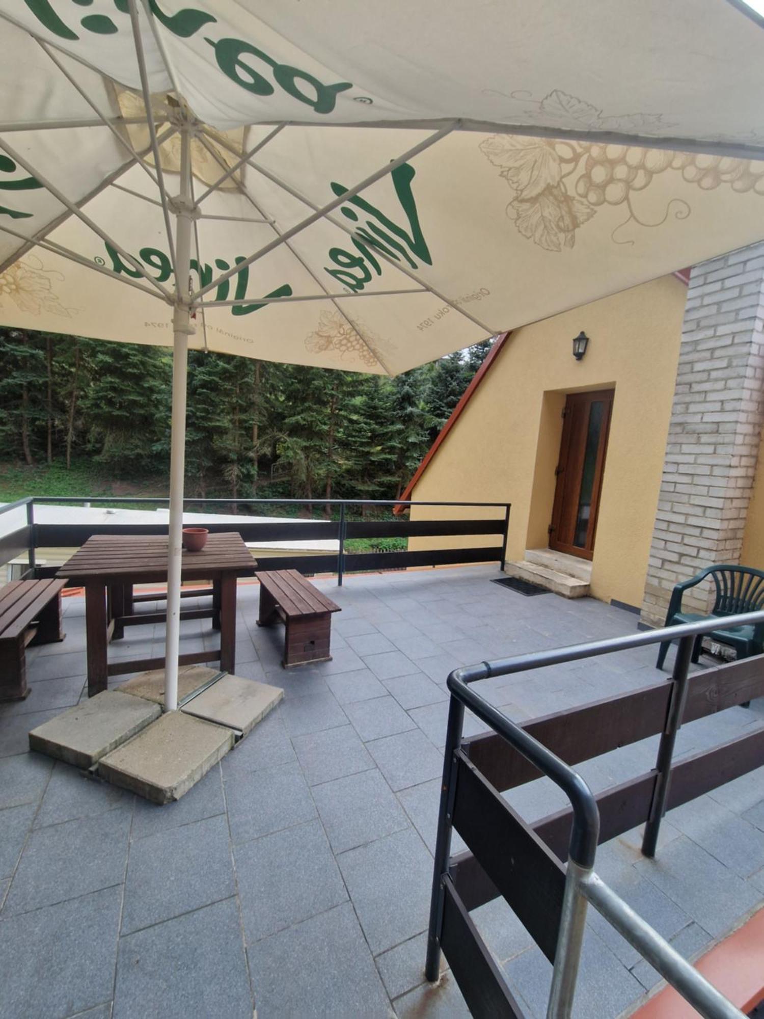 Apartmany Pod Klasterem Kladruby  Luaran gambar