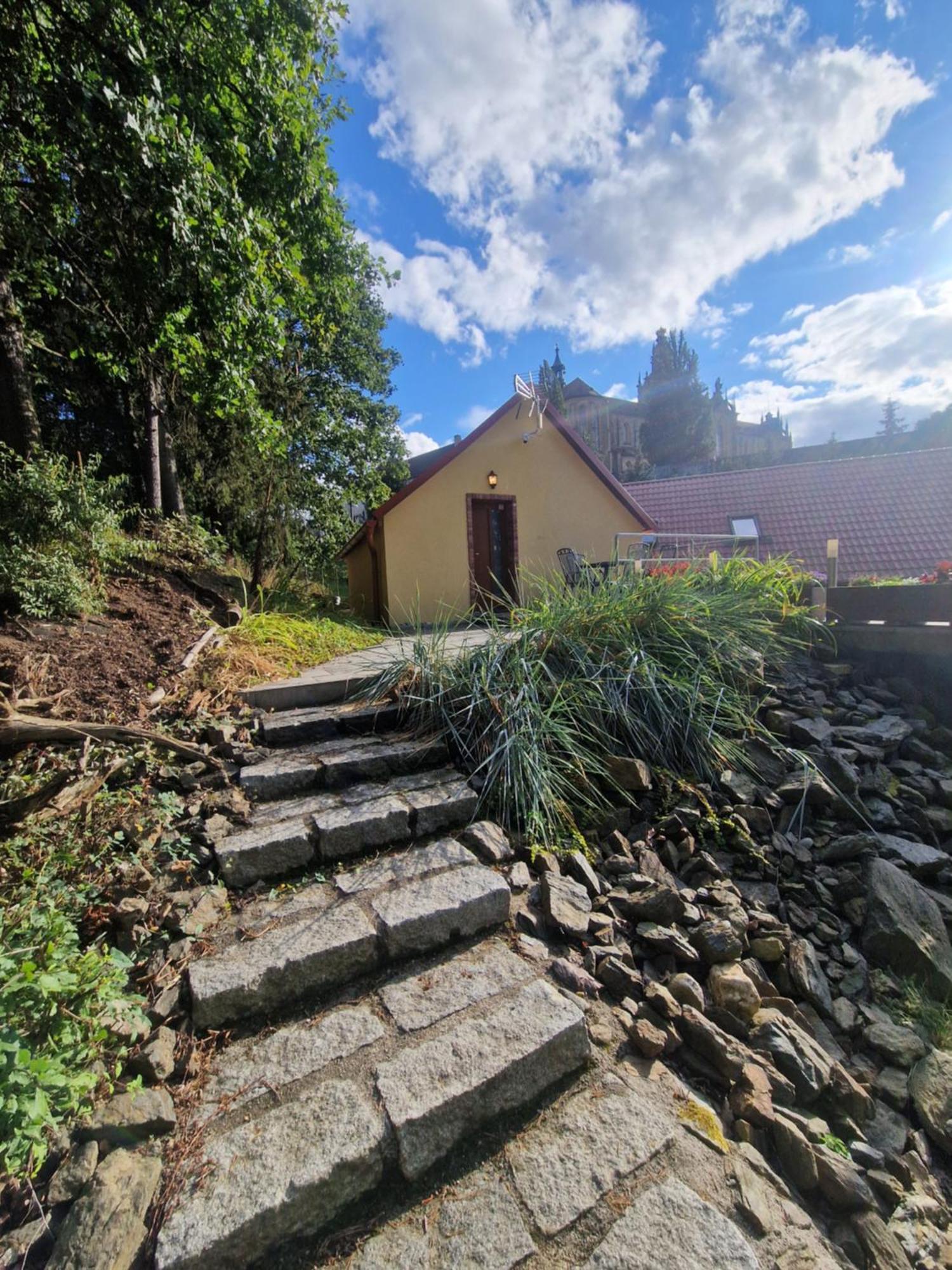 Apartmany Pod Klasterem Kladruby  Luaran gambar