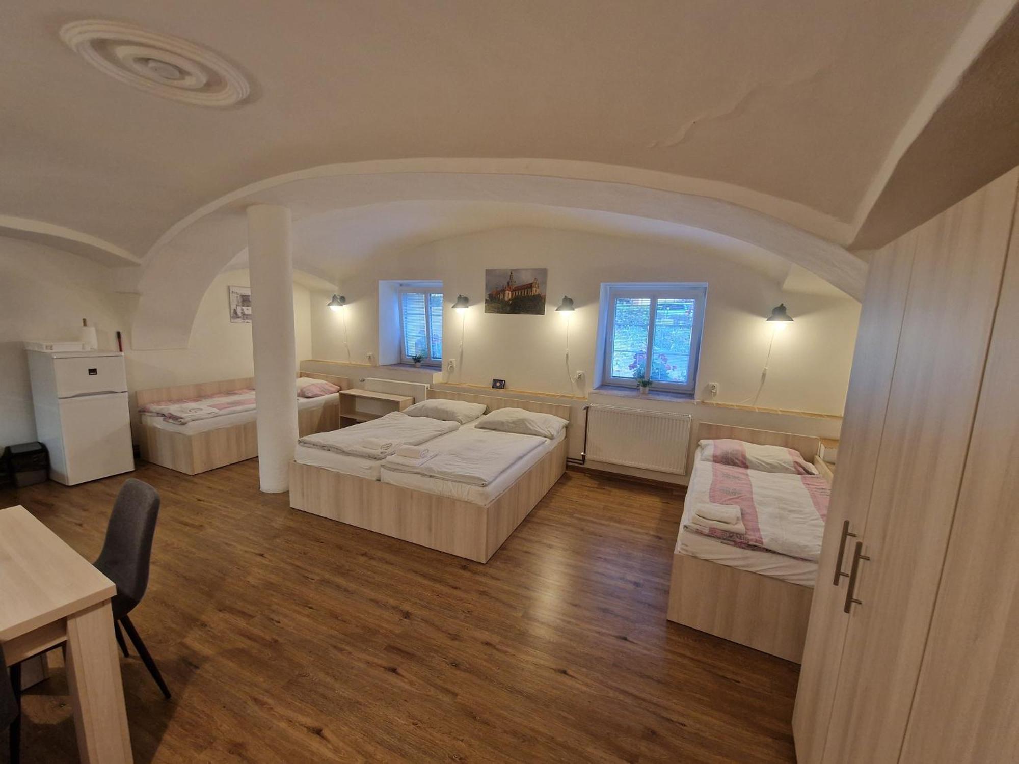 Apartmany Pod Klasterem Kladruby  Luaran gambar