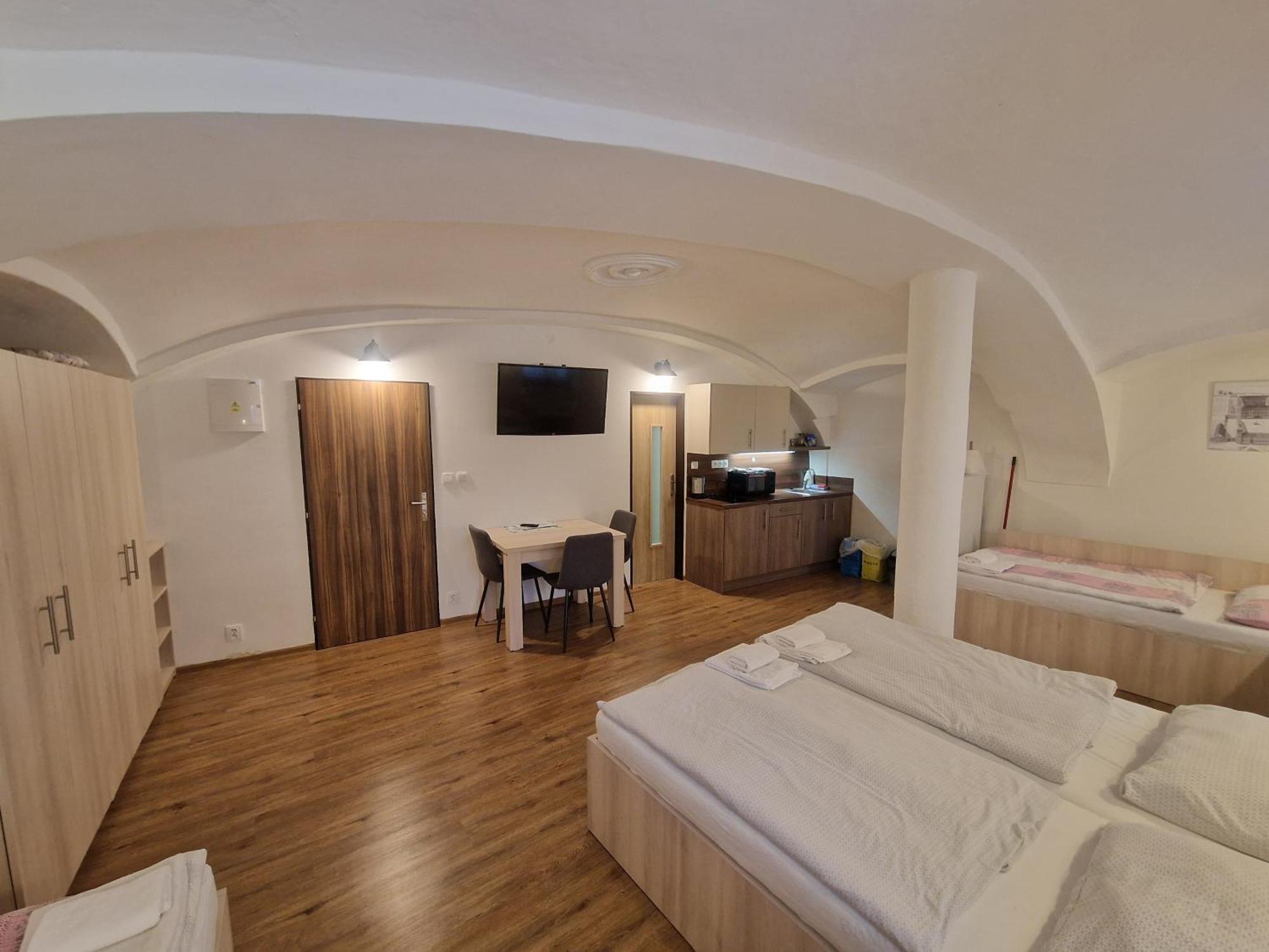 Apartmany Pod Klasterem Kladruby  Luaran gambar