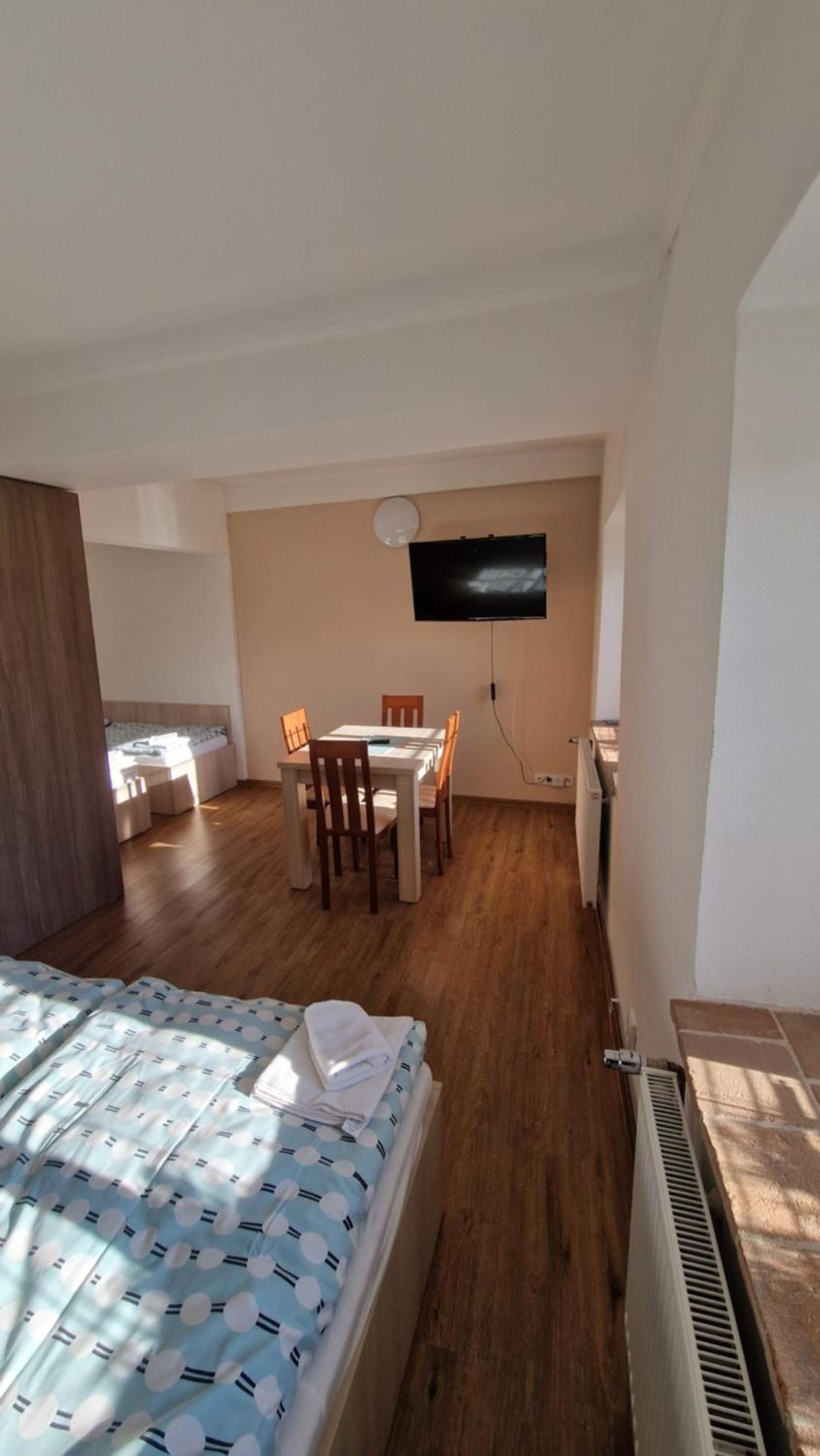 Apartmany Pod Klasterem Kladruby  Luaran gambar